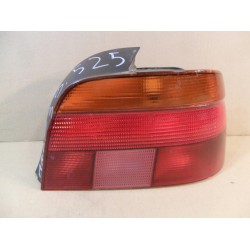 BMW E39 SEDAN LAMPA PRAWY TYŁ TYLNA 8358032